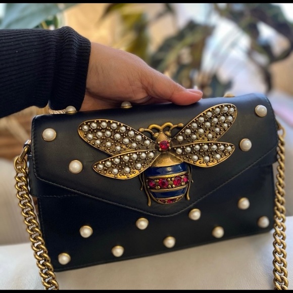 Gucci Bee 🐝 leather bag with pearls… - Picture 3 of 10
